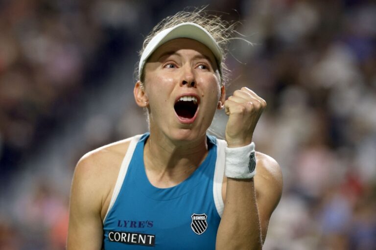 Russia’s 16th seed Alexandrova knocks out world No. 1 Sabalenka in Toronto battle
