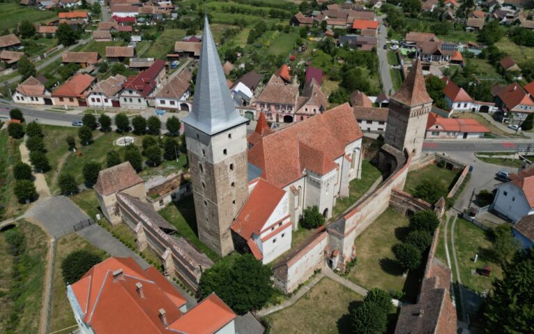 Mosna church wall collapse sparks fears for Transylvania’s historical gems