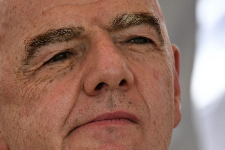 Fifa vice-president withdraws support for Infantino after series of ‘controversial decisions’