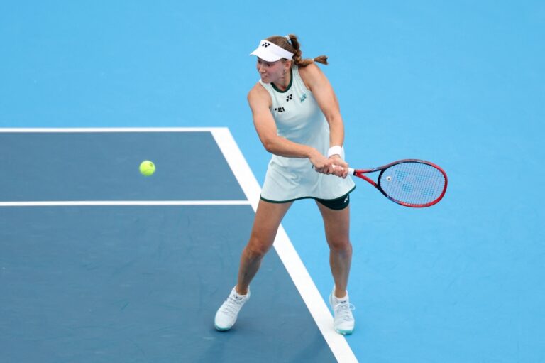 Rybakina heel injury hands Swiatek a place in Cincinnati semi‑finals