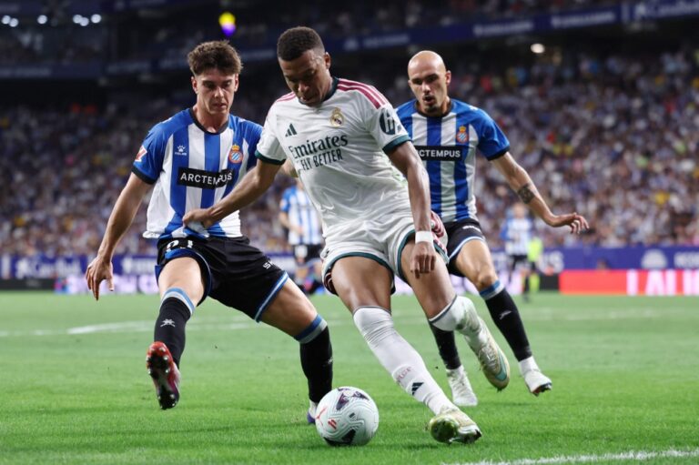 Mourinho marks Real Madrid return with last-gasp 2-1 win at Espanyol