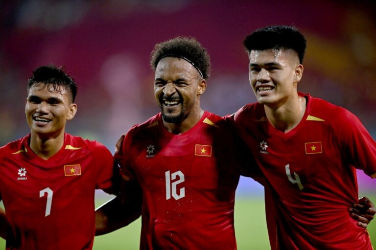 Fifa chief Infantino heads to Hanoi as Vietnam eye Asean Cup history against Thailand