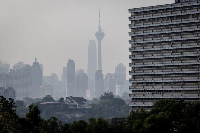 Haze worsens as 18 areas across Malaysia, including KL, Putrajaya, record unhealthy air quality