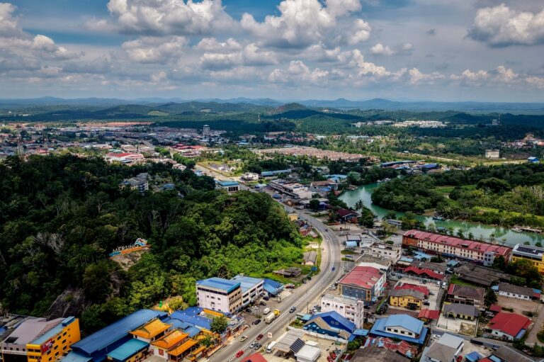 What makes a town happy? Mersing, Kluang and Simpang Renggam offer different answers