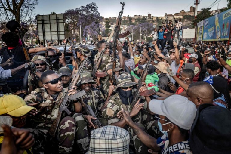 AFP photographer Luis Tato wins Visa d’Or for Madagascar protest coverage