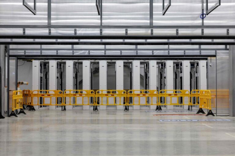 AI boom pushes tech giants to cut data centres’ thirst for water