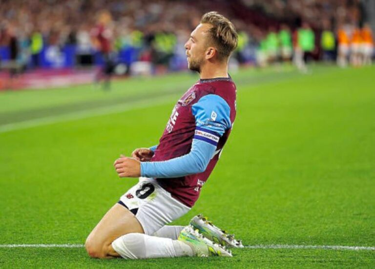 Bowen stars as West Ham hit Wrexham for six to top Championship