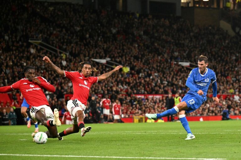 Carrick takes blame after Man United blow two-goal lead to crash out of League Cup
