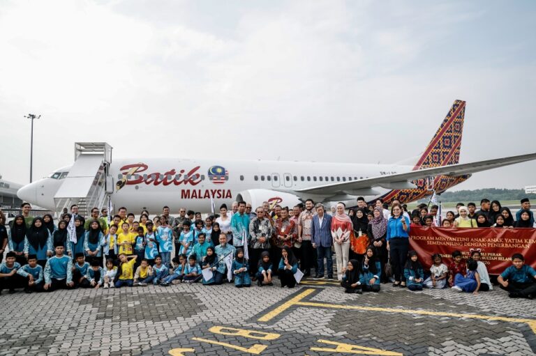 Selangor Sultan marks silver jubilee with joyride flight for 149 orphans